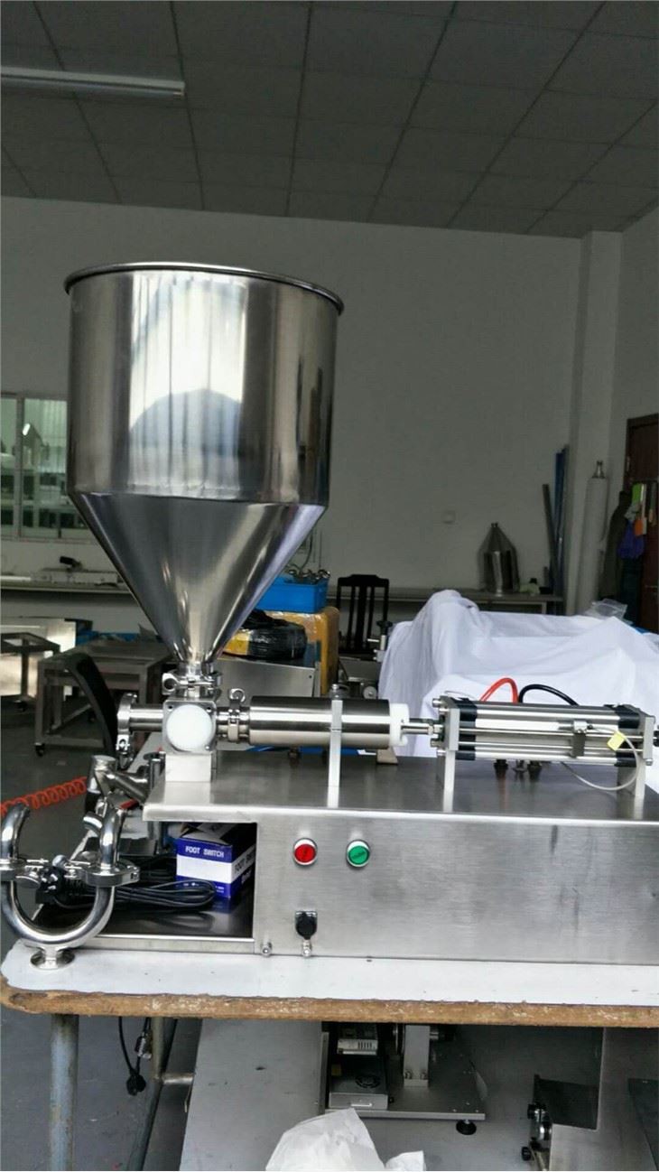 Pneumatic Liquid Filling Machine