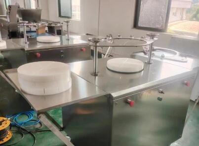 Triangle CheeseCake Cutting Machine Triangle CheeseCake Cutting Machine